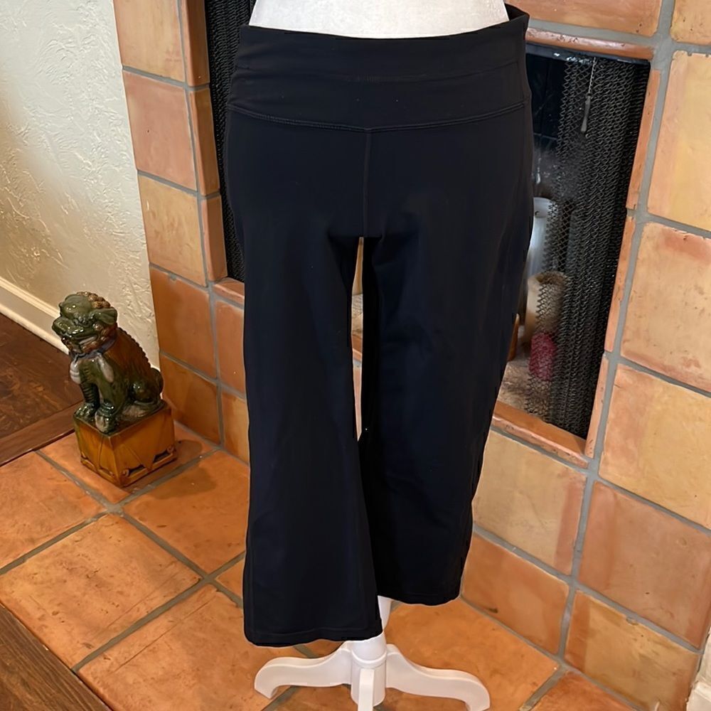 Athleta black straight leg crop pant, M!